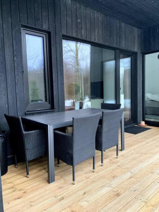 Small Cozy 3-Room House With Terrace & Large Garden Ilmandu Exterior foto